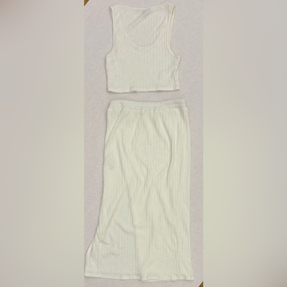 Lulu’s White Crop Top and Skirt Set - Size Large - Picture 2 of 4